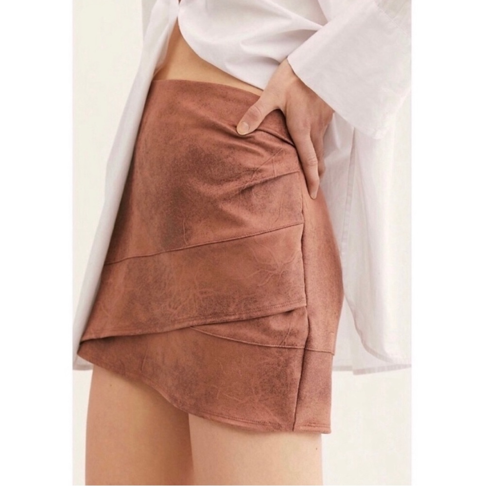 Free People Camel Summer Love Vegan Leather Mini Skirt Size 10 - Picture 1 of 12